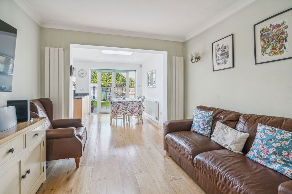 Property photo 3 of 19