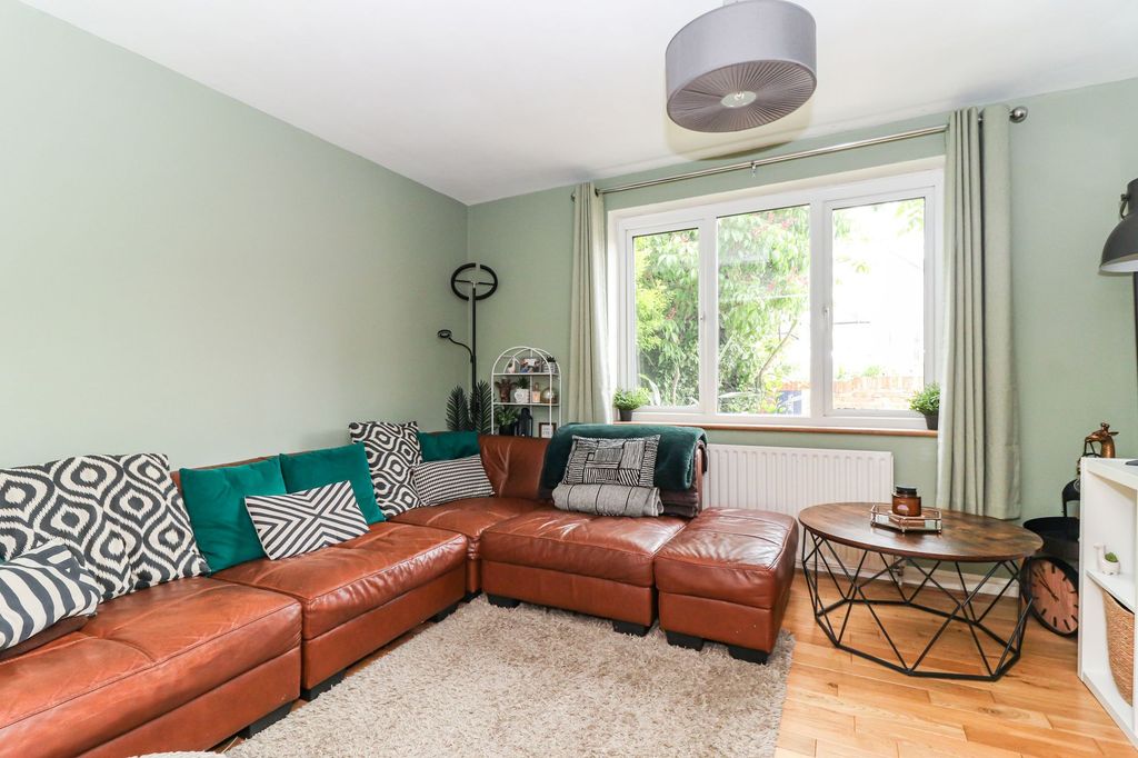 Property photo 3 of 37