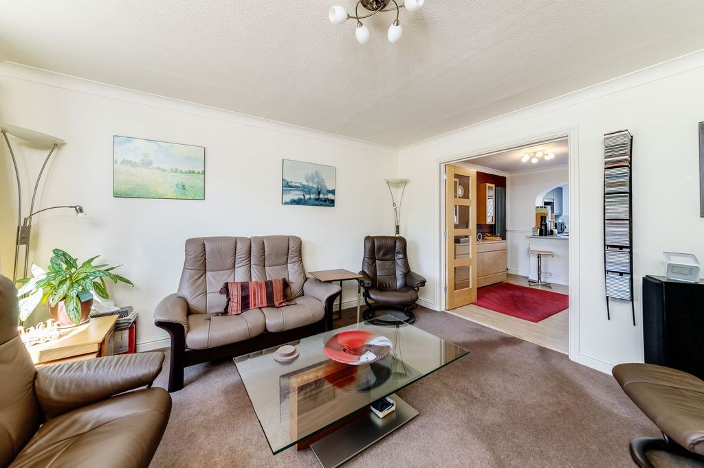 Property photo 3 of 21