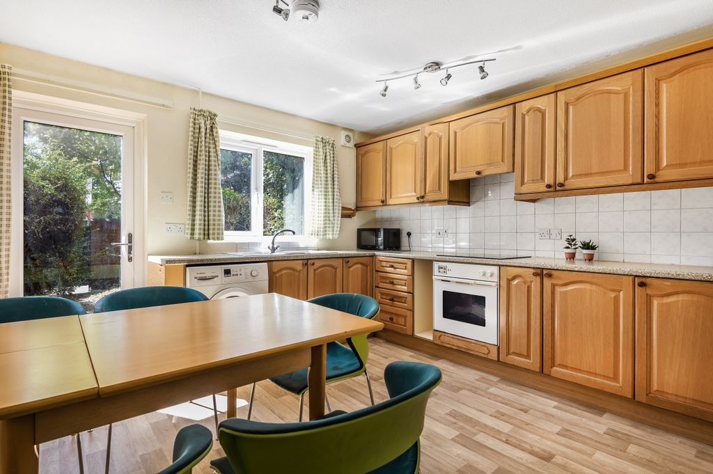 Property photo 2 of 7 881739 (2)