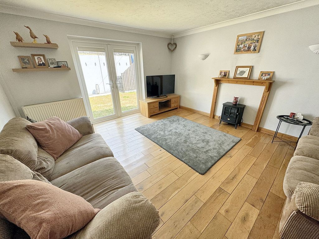 Property photo 2 of 27