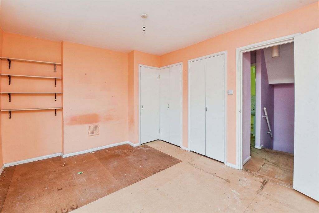 Property photo 3 of 13