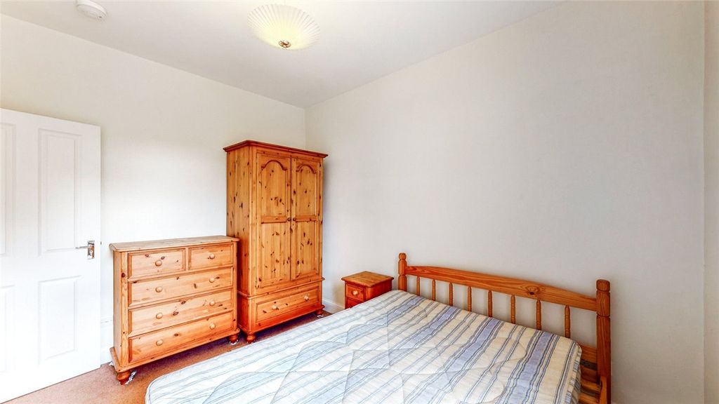 Property photo 1 of 8 Picture No. 11