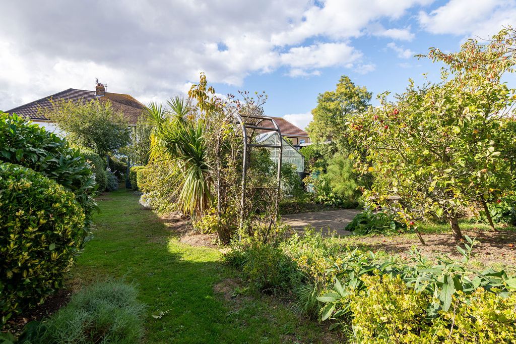 Property photo 3 of 19