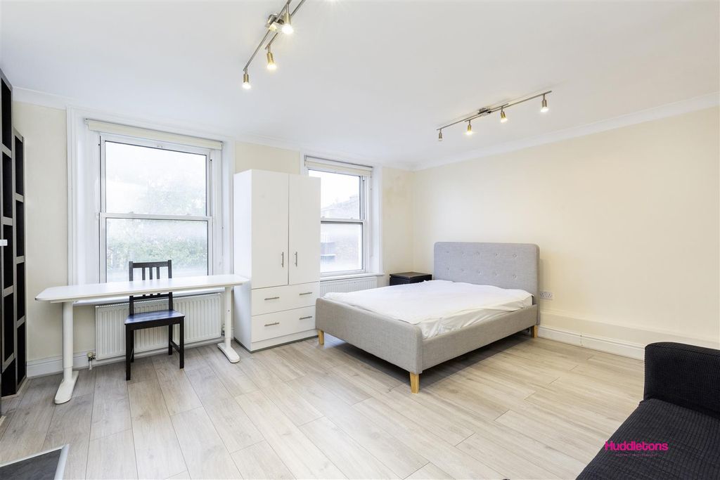 Property photo 3 of 16 F2 Prince Of Wales Passage -3.Jpg