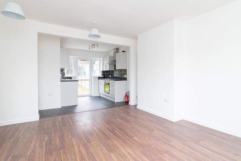 Property photo 3 of 10 1457773