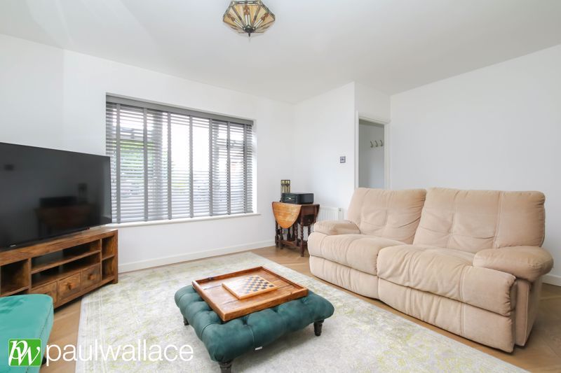 Property photo 2 of 16 Lounge