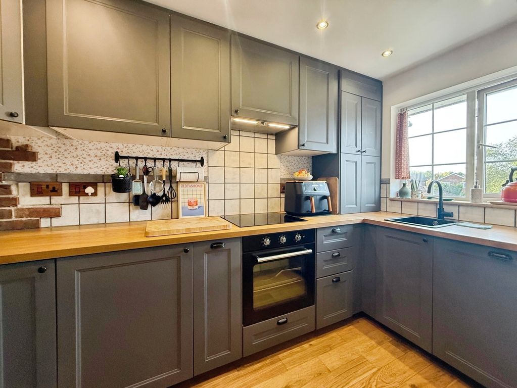 Property photo 2 of 15 Pbox-Img.Jpg