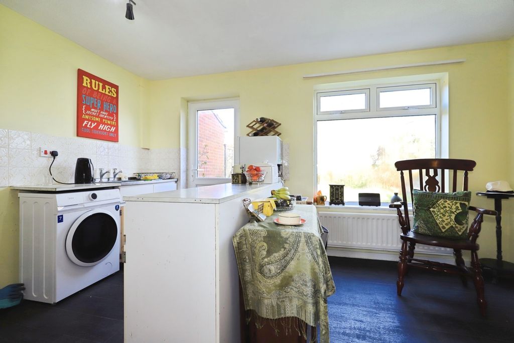 Property photo 3 of 12 Kitchen/Diner