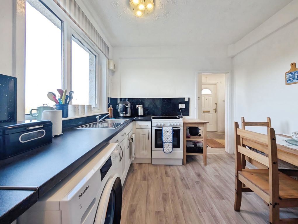 Property photo 3 of 23 Kitchen / Diner