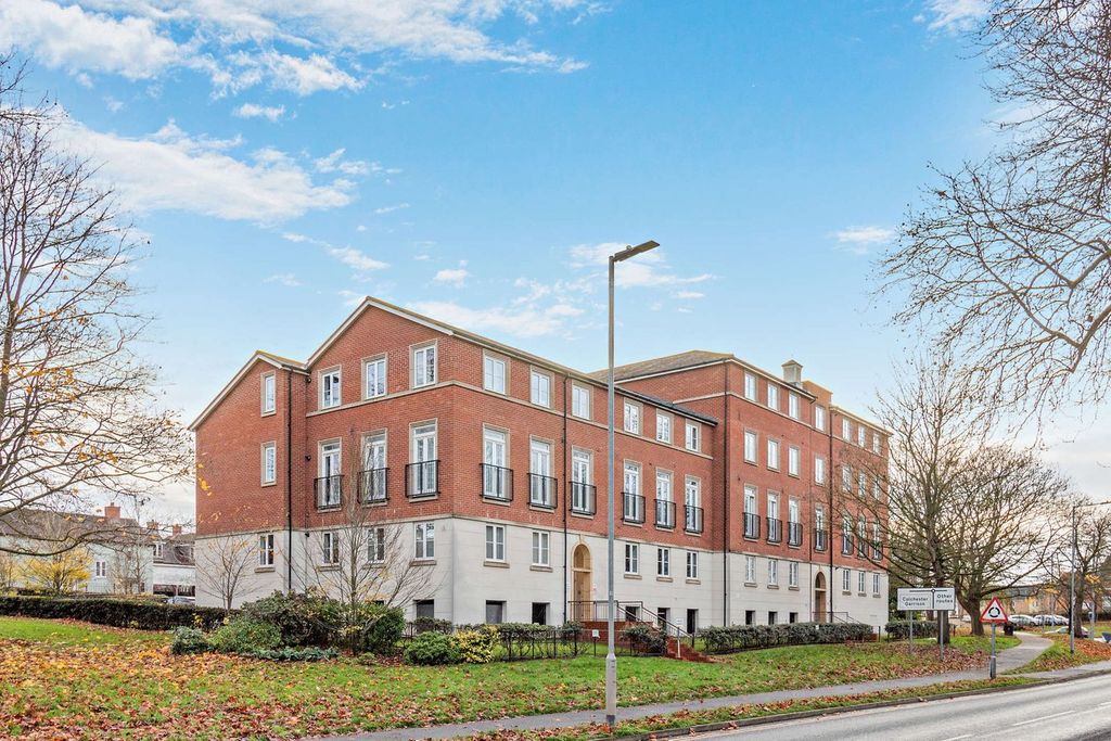 Property photo 1 of 22