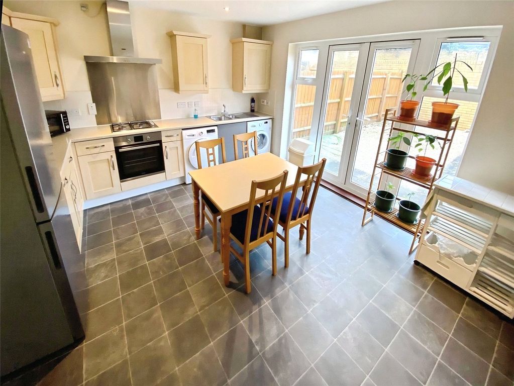Property photo 2 of 16 Kitchen