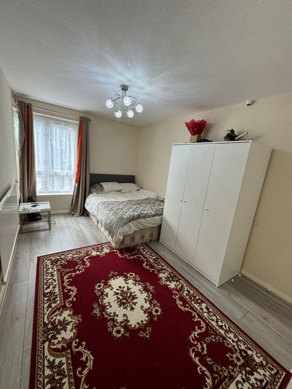 Property photo 3 of 5 Photo 3