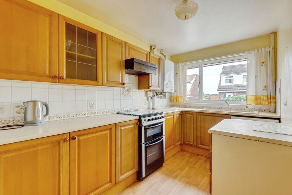 Property photo 2 of 17 Photo