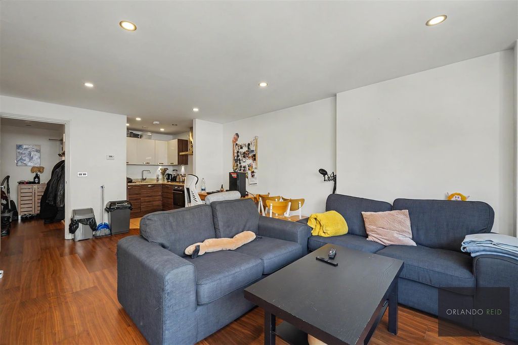 Property photo 1 of 9 Flat 97, Roffo Court Se17 2Fp-8.Jpg