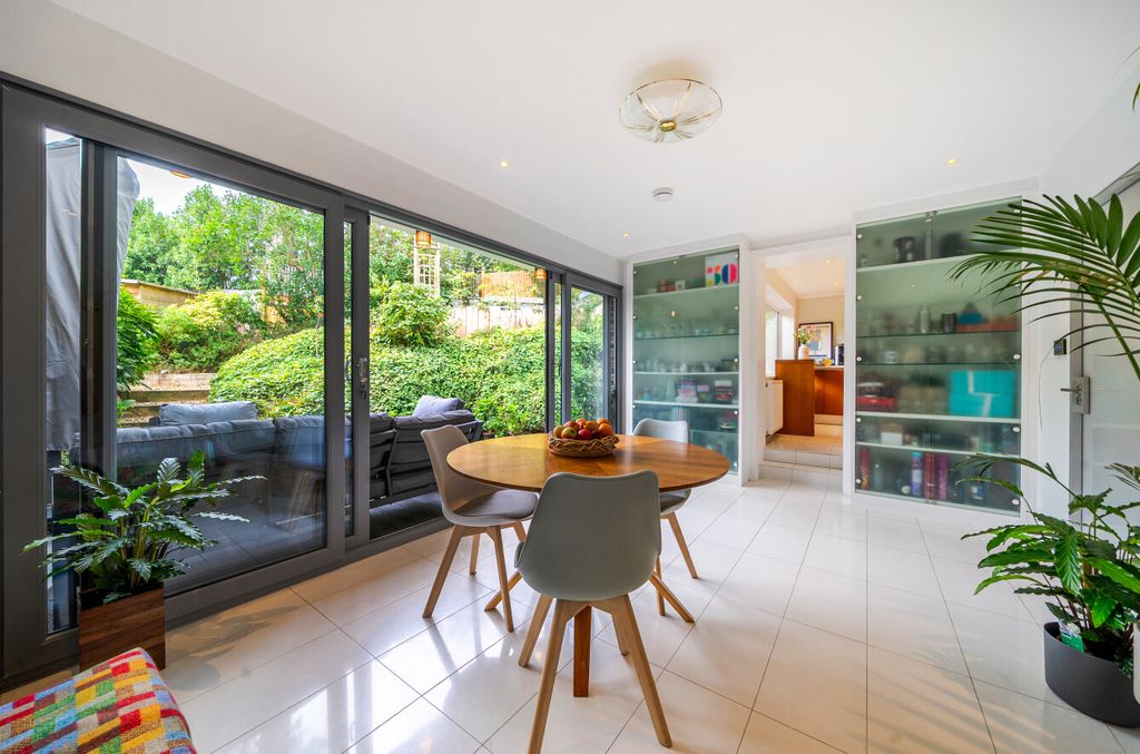 Property photo 3 of 28 1520316-15-6Aa84A...