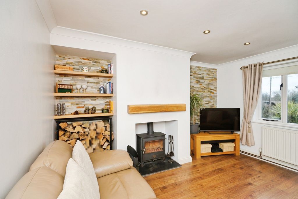 Property photo 3 of 20 Pbox-Img.Jpg