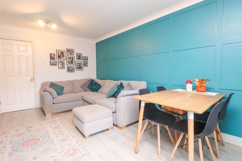 Property photo 3 of 16 Living Room