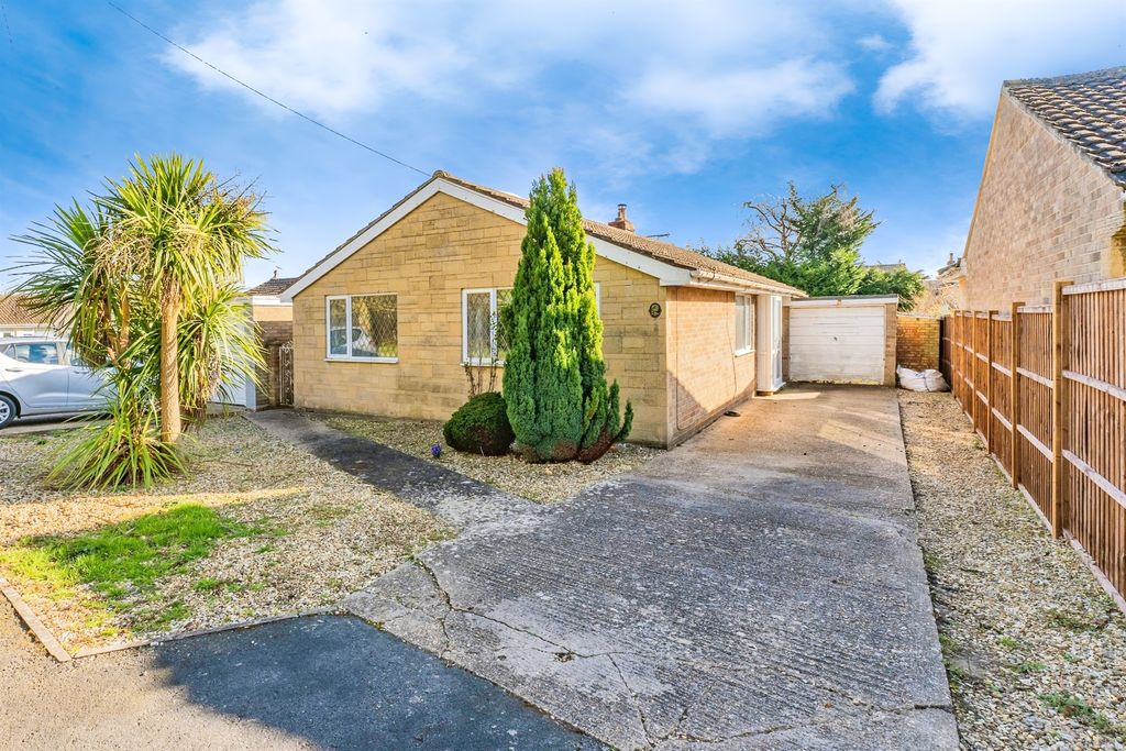 Property photo 1 of 17