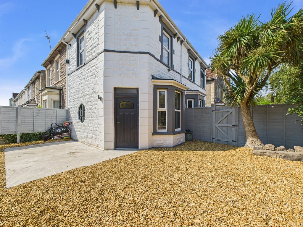 Property photo 2 of 28