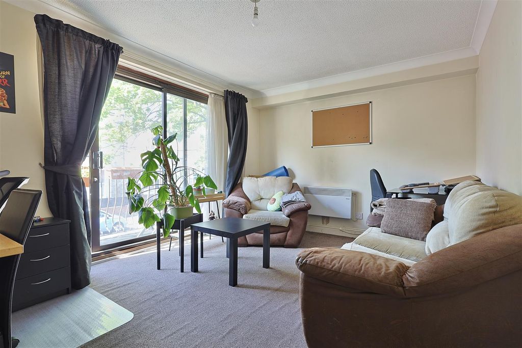 Property photo 1 of 7 3Ff4C78C-61Cf-4F35-9A77-Ae9D97B7F5F2_1_201_A.Jpeg
