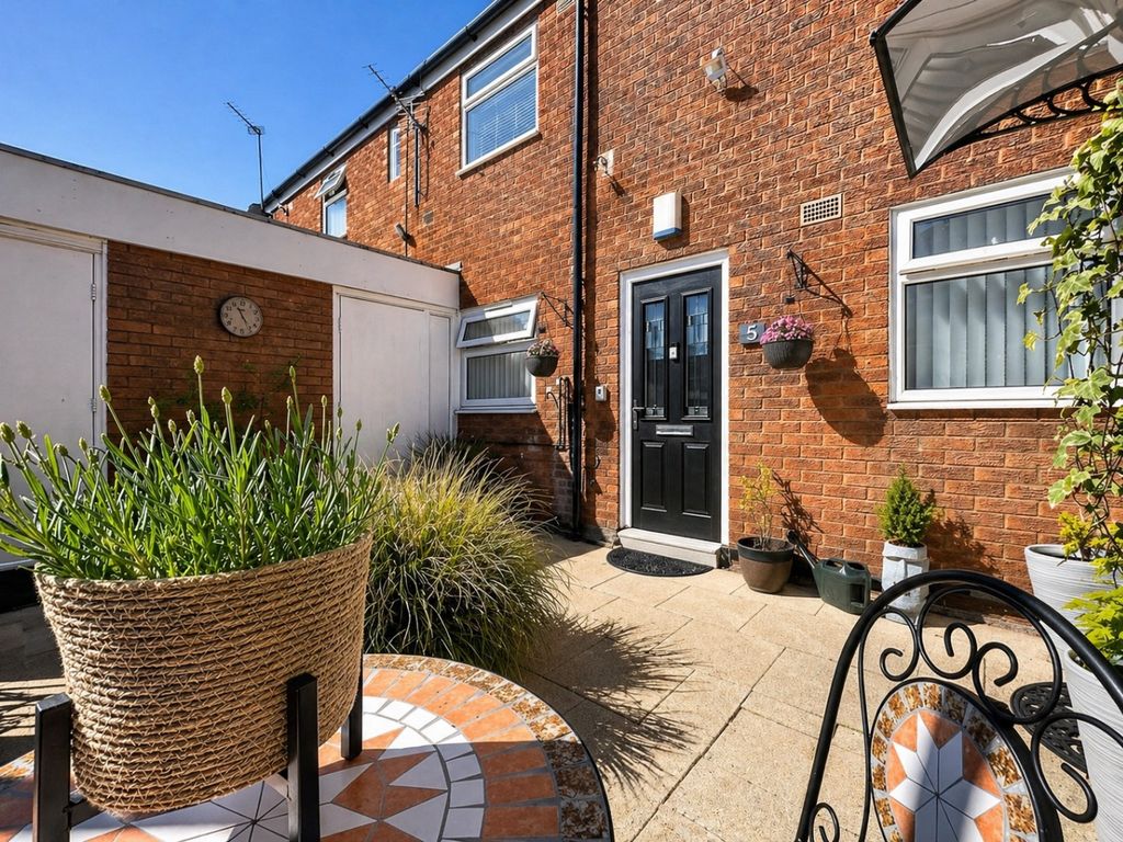Property photo 2 of 11 5111012