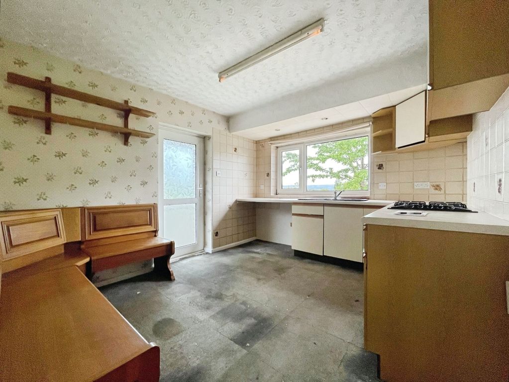 Property photo 2 of 14 Kitchen