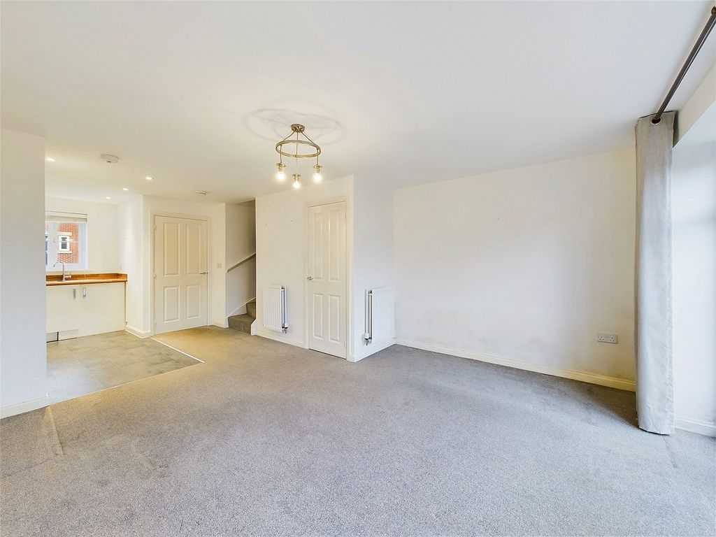 Property photo 3 of 10 Picture No. 27