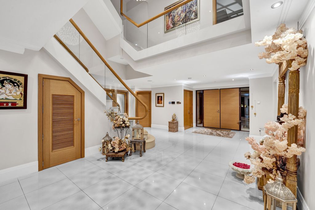 Property photo 3 of 46