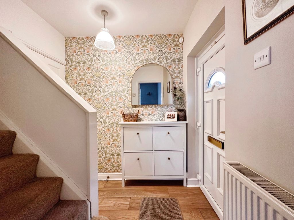 Property photo 2 of 28