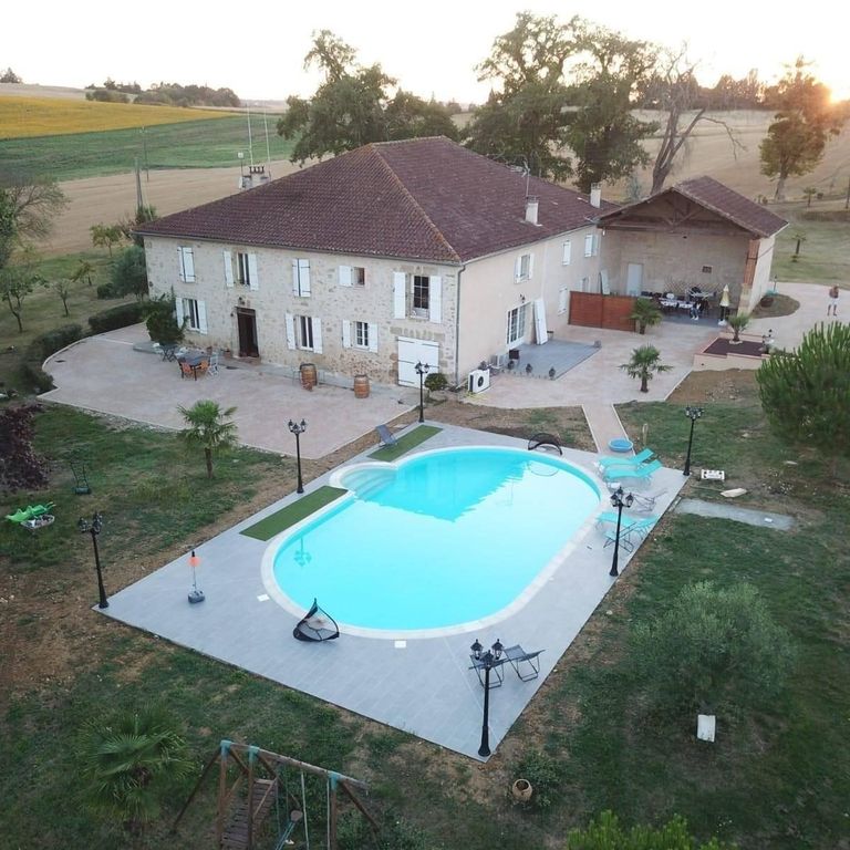 Property photo 1 of 30