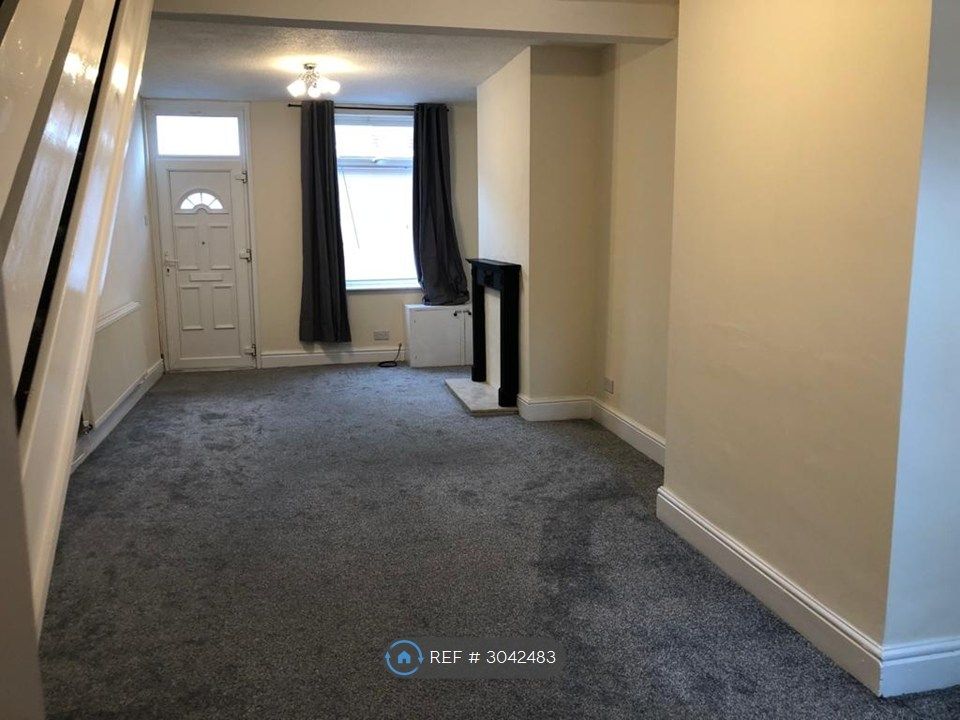 Property photo 1 of 10 Lounge / Dining Room