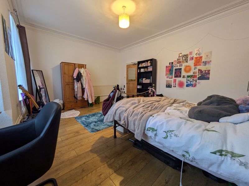 Property photo 3 of 19 Photo 6