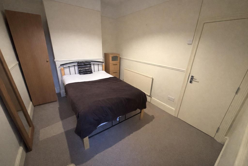 Property photo 2 of 4 Bedroom.Png