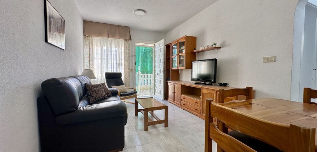 Property photo 2 of 25