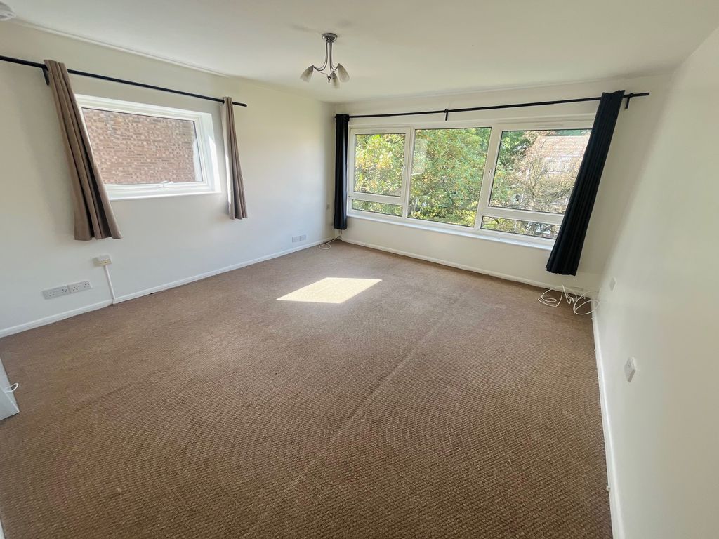 Property photo 2 of 13 Image