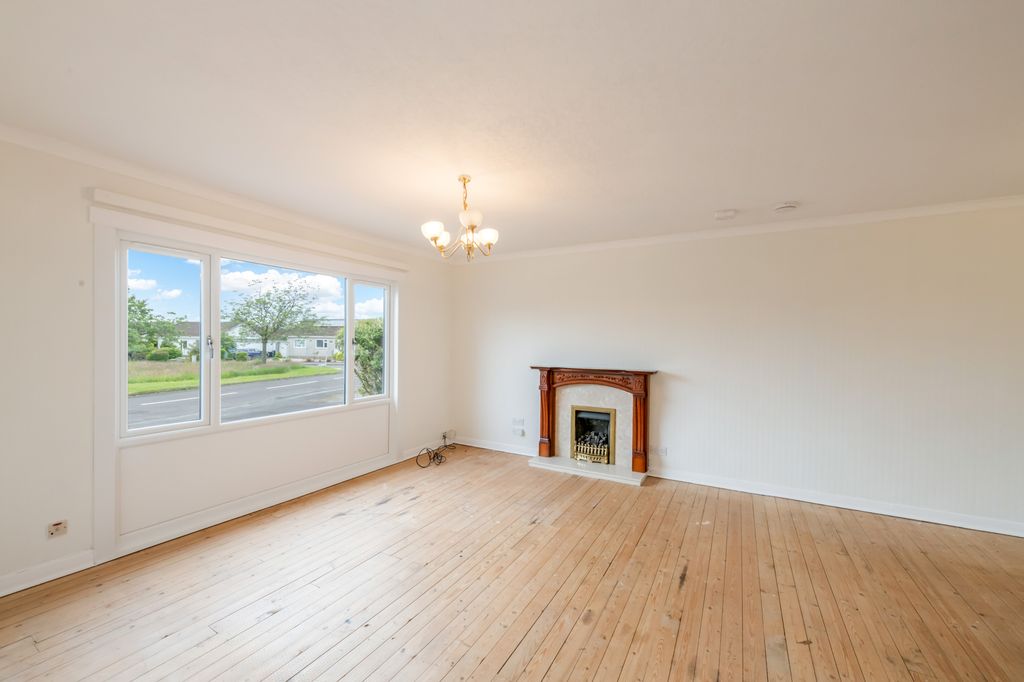 Property photo 2 of 27