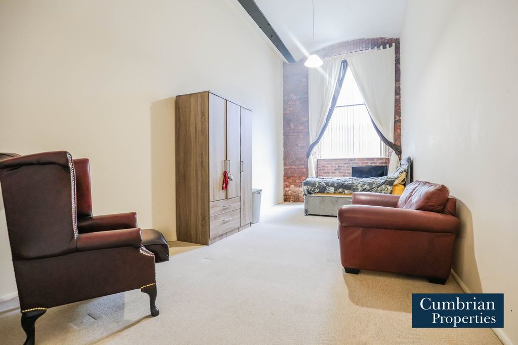 Property photo 2 of 8 Bedroom