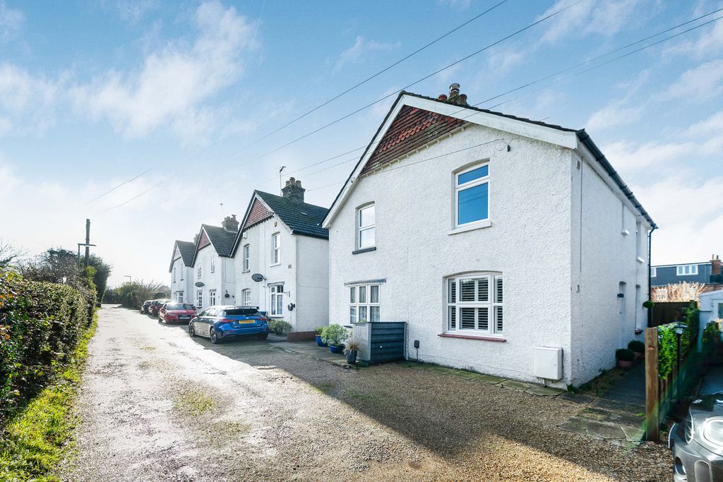 Property photo 1 of 32