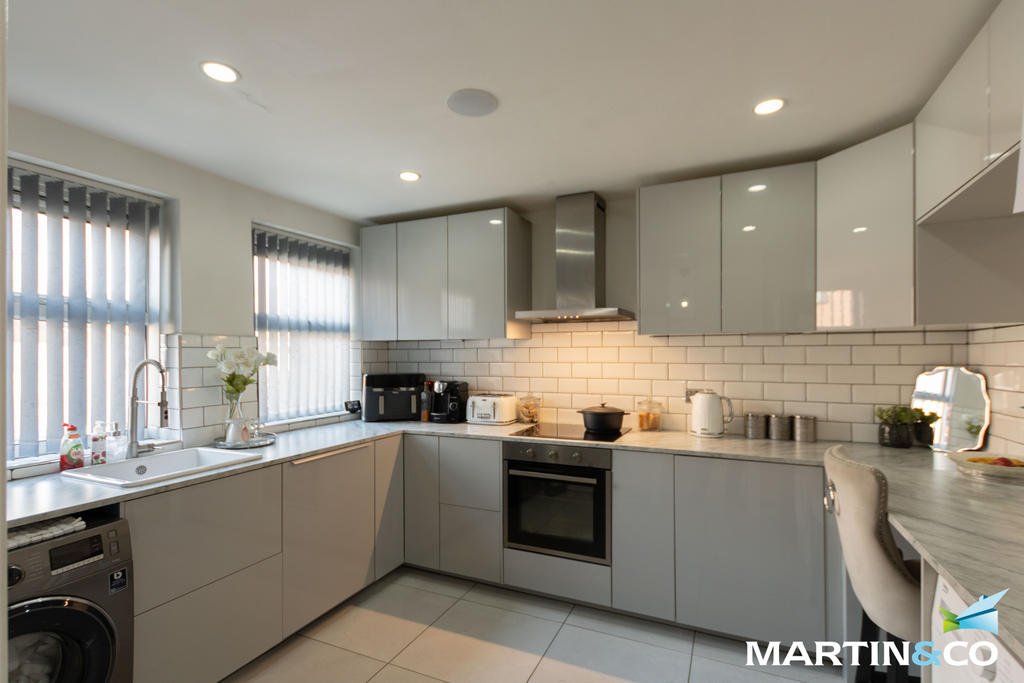 Property photo 2 of 13 Picture2