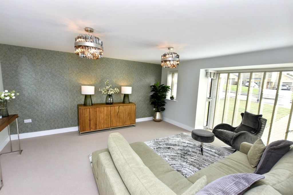 Property photo 2 of 27