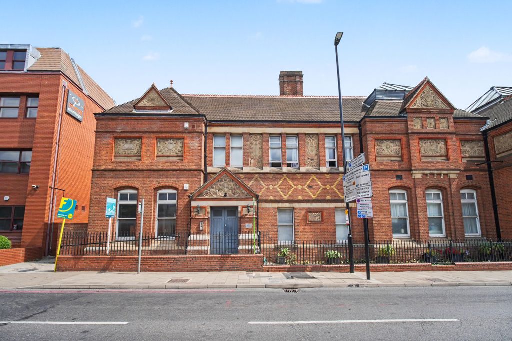 Property photo 1 of 13 Flat 12, The Clock House, 83 Tweedy Road, Bromley, Kent, Br1 1Rp