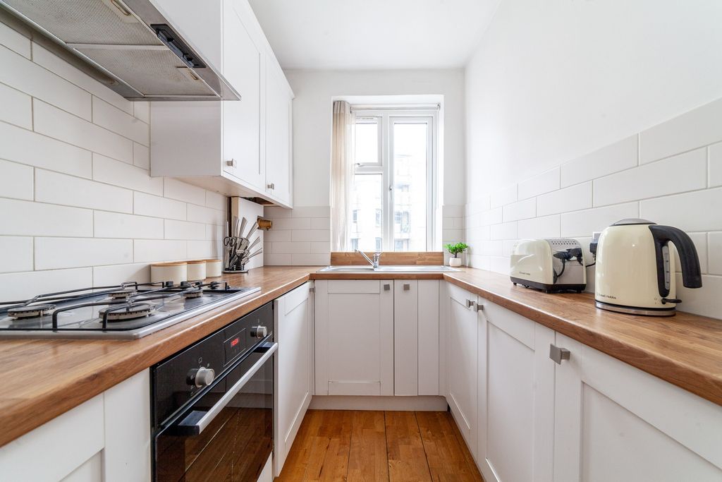 Property photo 2 of 24 Kitchen