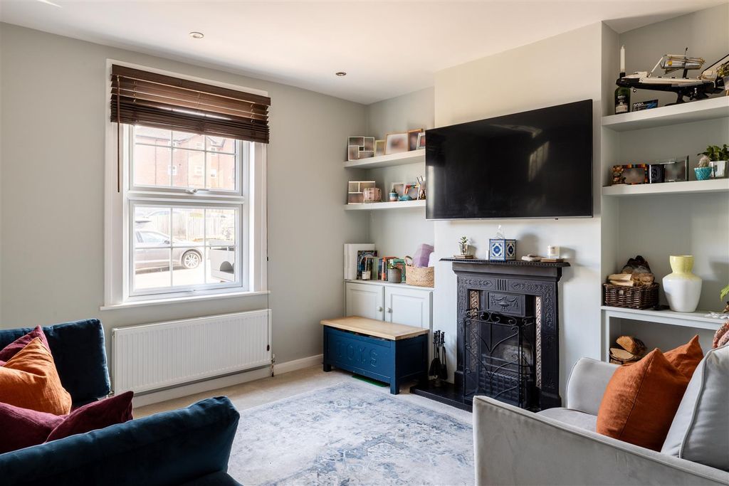 Property photo 2 of 19