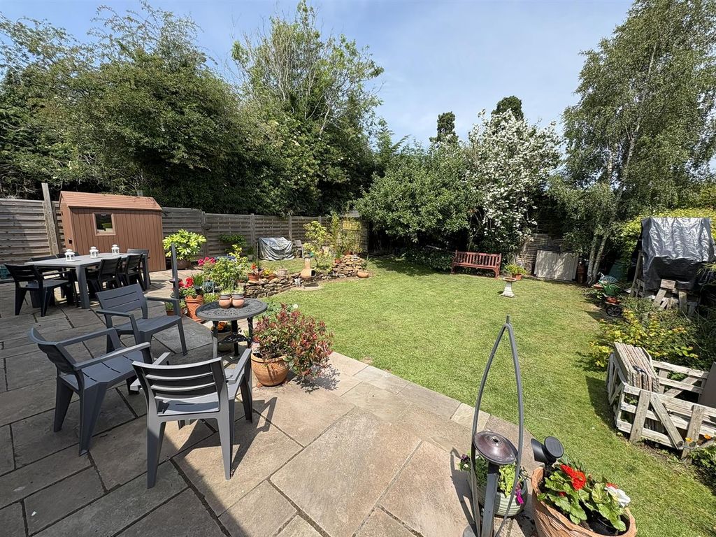 Additional image 18 of 4 bed property for saleBrooklands Close, Daventry NN11