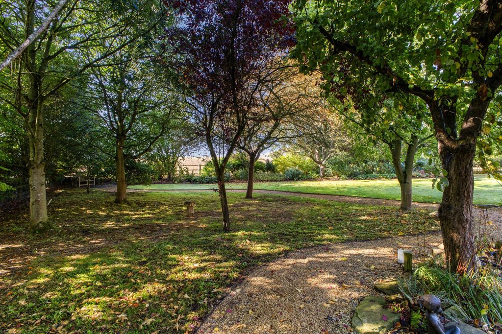 Property photo 3 of 23 Picture No. 32