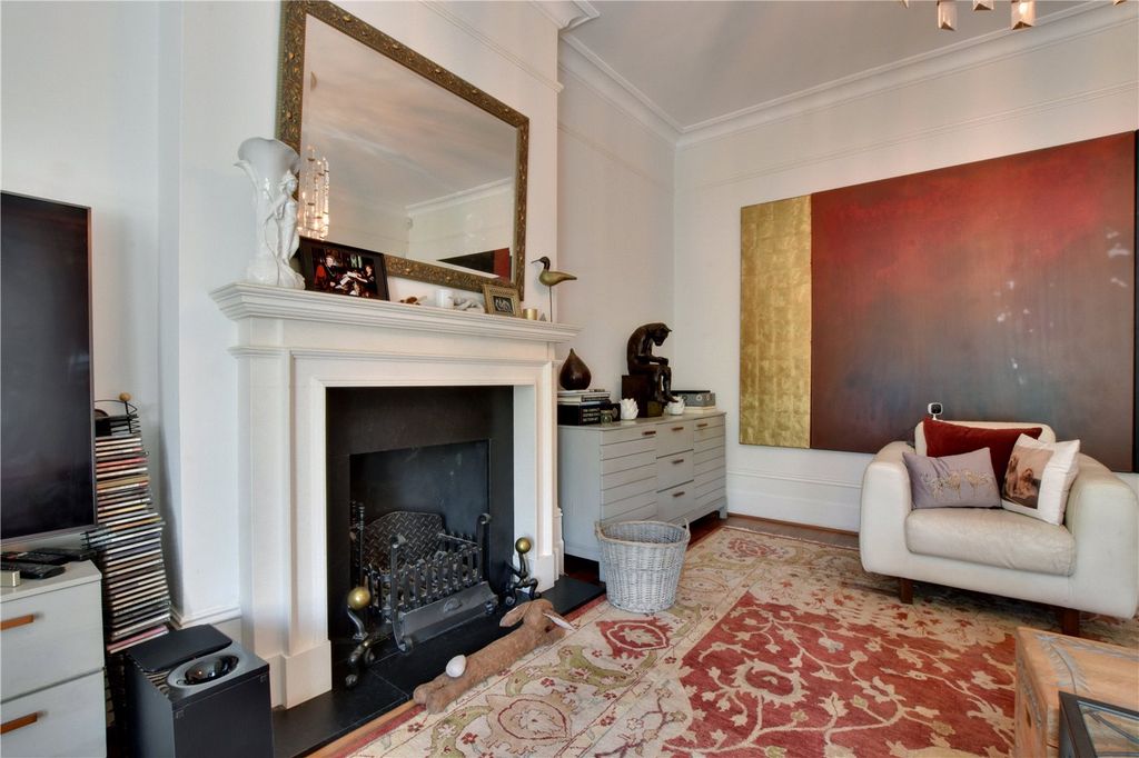 Property photo 2 of 28 Picture No. 03