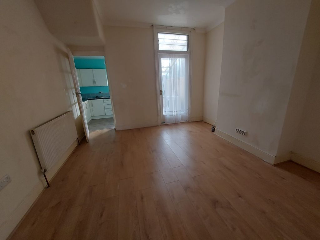 Property photo 3 of 10 Gallery