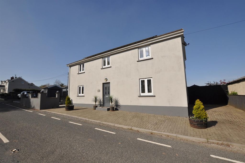 Property photo 2 of 33 Externally