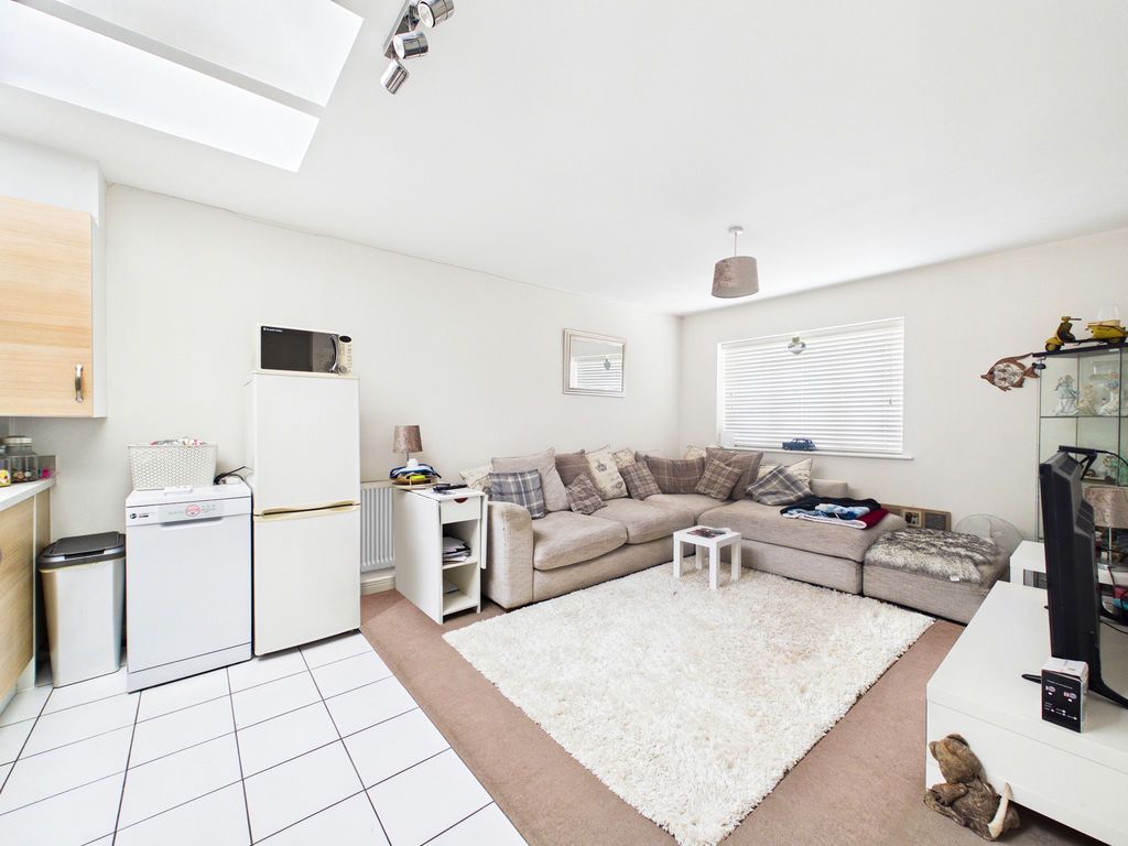 Property photo 3 of 8 Photo 5